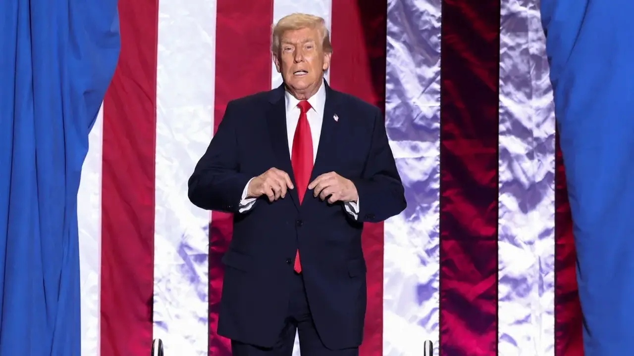 أزمة العملة الخضراء.. تصريحات مثيرة من ترمب بشأن قدرته على التلاعب بالدولار